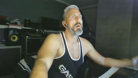 Chico que rico Caliente online show from 01/18/25, 11:55