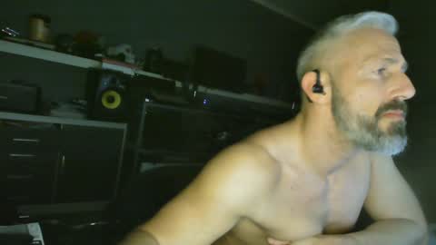Chico que rico Caliente online show from 01/23/25, 02:02