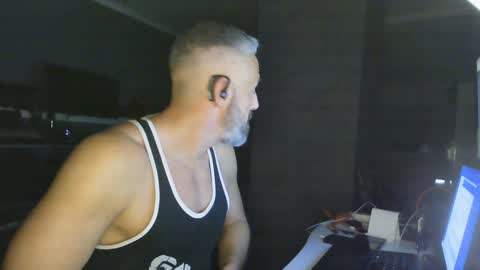 Chico que rico Caliente online show from 01/24/25, 01:24