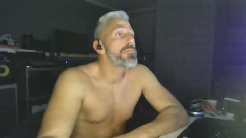 Chico que rico Caliente online show from 01/25/25, 05:07