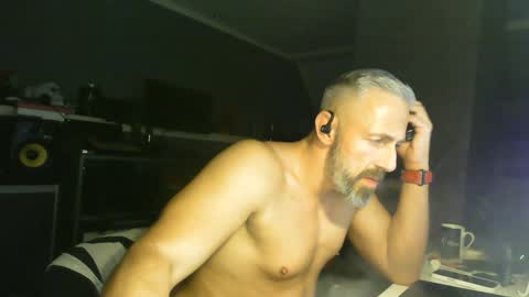 Chico que rico Caliente online show from 02/03/25, 08:46
