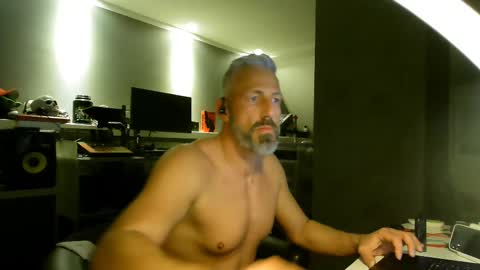 Chico que rico Caliente online show from 02/11/25, 03:29