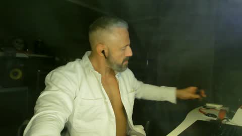 Chico que rico Caliente online show from 02/24/25, 07:19