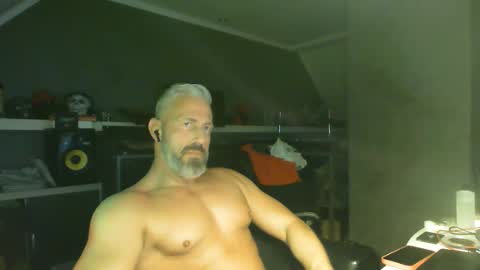 Chico que rico Caliente online show from 09/18/25, 05:31