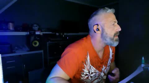 Chico que rico Caliente online show from 11/01/25, 04:36