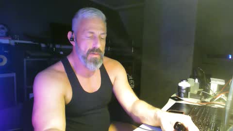 Chico que rico Caliente online show from 01/18/26, 12:03