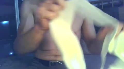 Snapshot of ruggeddude69 chatting on 11/15/25, 06:22 ruggeddude69 online show from 11/15/25, 06:22