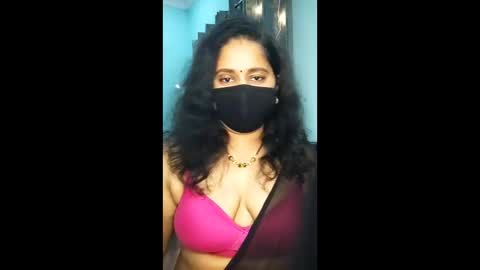 Snapshot of ruhi_thesweetdevil chatting on 12/17/25, 02:01 ruhi thesweetdevil online show from 12/17/25, 02:01