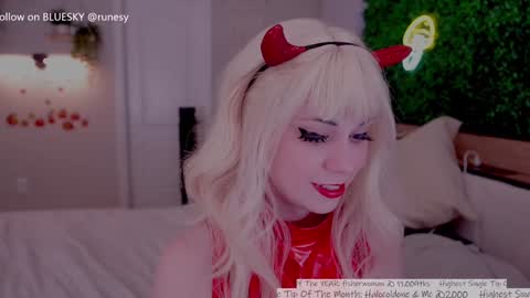 Snapshot of runesy chatting on 10/17/25, 03:10 Lady online show from 10/17/25, 03:10