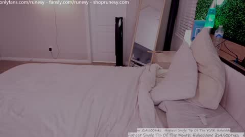 Snapshot of runesy chatting on 01/07/26, 04:15 Lady online show from 01/07/26, 04:15