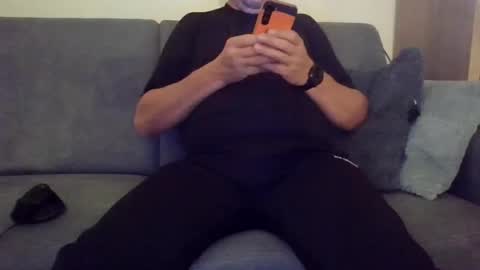 runner_1978 online show from 12/11/24, 08:39