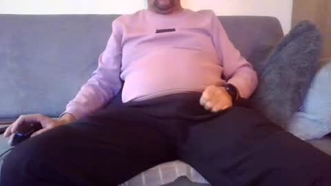 runner_1978 online show from 12/13/24, 07:58