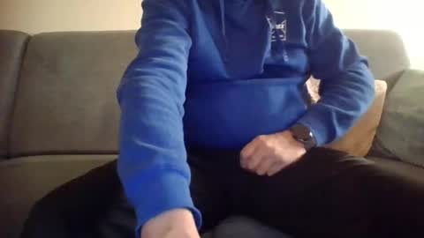 runner_1978 online show from 11/16/25, 09:09