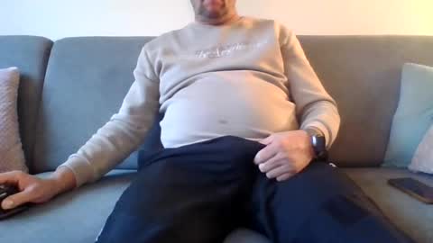 Snapshot of runner_1978 chatting on 12/01/25, 08:30 runner_1978 online show from 12/01/25, 08:30