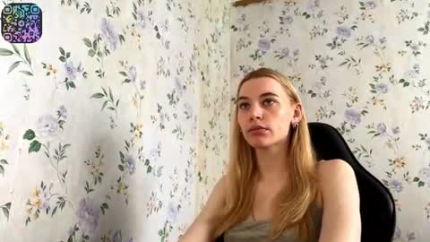 Snapshot of rusmedium chatting on 06/13/26, 12:03 Lisa and Vlad online show from 06/13/26, 12:03