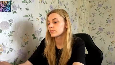 Snapshot of rusmedium chatting on 07/02/26, 03:18 Lisa and Vlad online show from 07/02/26, 03:18