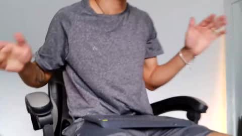  R U S S E L L  online show from 10/15/25, 01:22