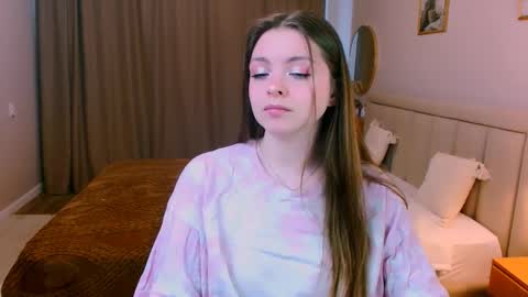 Snapshot of ruta_ chatting on 04/08/26, 03:01 RutaYoung online show from 04/08/26, 03:01