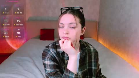 Snapshot of ruta_ chatting on 05/05/26, 02:47 RutaYoung online show from 05/05/26, 02:47