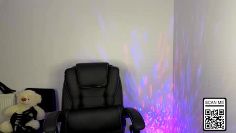 Nika online show from 10/30/25, 08:20