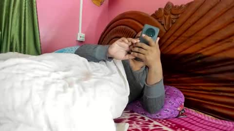 Snapshot of rwb17 chatting on 02/01/26, 03:43 rwb17 online show from 02/01/26, 03:43