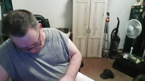 Snapshot of rwzar_1965 chatting on 06/18/26, 04:57 rwzar_1965 online show from 06/18/26, 04:57