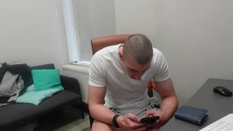 RYAN DOZER online show from 05/04/26, 06:09