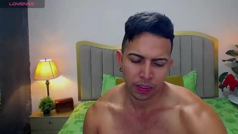 Snapshot of ryan_nesson chatting on 09/19/25, 05:02 Ryan online show from 09/19/25, 05:02