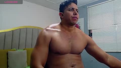 Snapshot of ryan_nesson chatting on 09/30/25, 05:40 Ryan online show from 09/30/25, 05:40