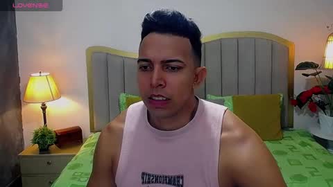 Snapshot of ryan_nesson chatting on 10/06/25, 01:08 Ryan online show from 10/06/25, 01:08