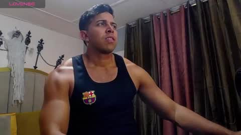 Snapshot of ryan_nesson chatting on 11/01/25, 12:56 Ryan online show from 11/01/25, 12:56