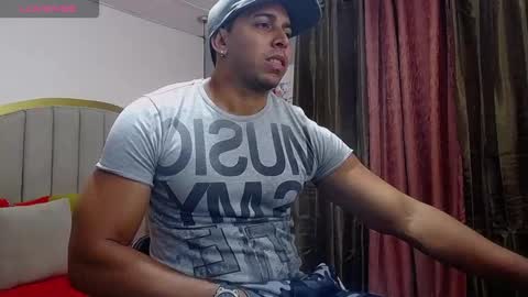 Snapshot of ryan_nesson chatting on 11/08/25, 10:52 Ryan online show from 11/08/25, 10:52