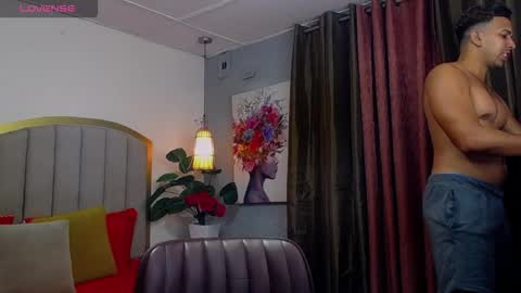 Snapshot of ryan_nesson chatting on 11/13/25, 01:26 Ryan online show from 11/13/25, 01:26