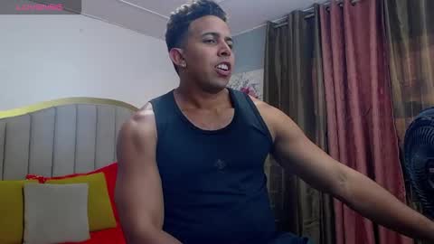 Snapshot of ryan_nesson chatting on 11/17/25, 07:08 Ryan online show from 11/17/25, 07:08