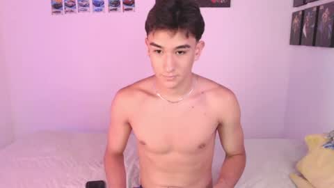 Snapshot of ryan_valentine17 chatting on 04/10/26, 10:03 ryan online show from 04/10/26, 10:03