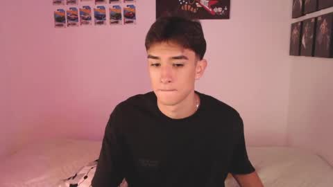 Snapshot of ryan_valentine17 chatting on 04/13/26, 08:36 ryan online show from 04/13/26, 08:36
