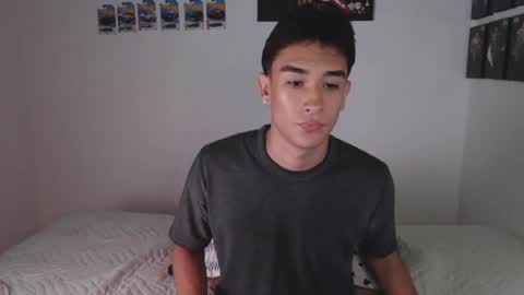 Snapshot of ryan_valentine17 chatting on 04/15/26, 07:15 ryan online show from 04/15/26, 07:15