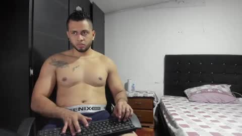 ryan_xc1 online show from 05/21/26, 02:29