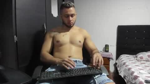 ryan_xc1 online show from 06/20/26, 07:05