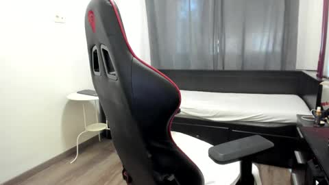 Snapshot of ryandusk chatting on 03/05/25, 11:28 Andrew C. online show from 03/05/25, 11:28