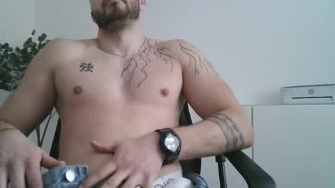 Snapshot of ryanhoffmann15 chatting on 02/23/26, 03:20 ryanhoffmann15 online show from 02/23/26, 03:20