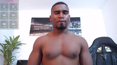 Snapshot of ryannfit chatting on 03/27/26, 01:44 instagram.. Ryandwrn online show from 03/27/26, 01:44