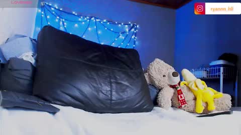 Ryannhill  online show from 10/24/25, 08:00