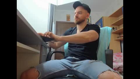 Ryanstone  online show from 12/19/25, 05:36