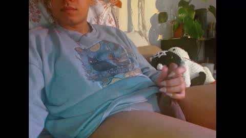 Snapshot of ryssem chatting on 12/14/24, 09:13 Emryss online show from 12/14/24, 09:13