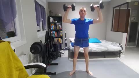 Snapshot of ryukukamifr chatting on 11/21/25, 07:34 Ryuk FR online show from 11/21/25, 07:34