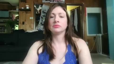 Snapshot of s496925 chatting on 09/22/25, 05:37 s496925 online show from 09/22/25, 05:37