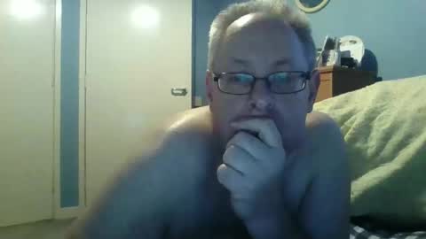 Snapshot of s536sny18 chatting on 11/23/25, 01:22 s536sny18 online show from 11/23/25, 01:22