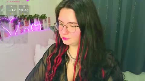 Snapshot of s_katekisa_ss chatting on 02/08/26, 10:35 Kate online show from 02/08/26, 10:35