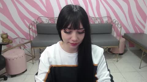 Sabrina online show from 11/18/25, 01:04